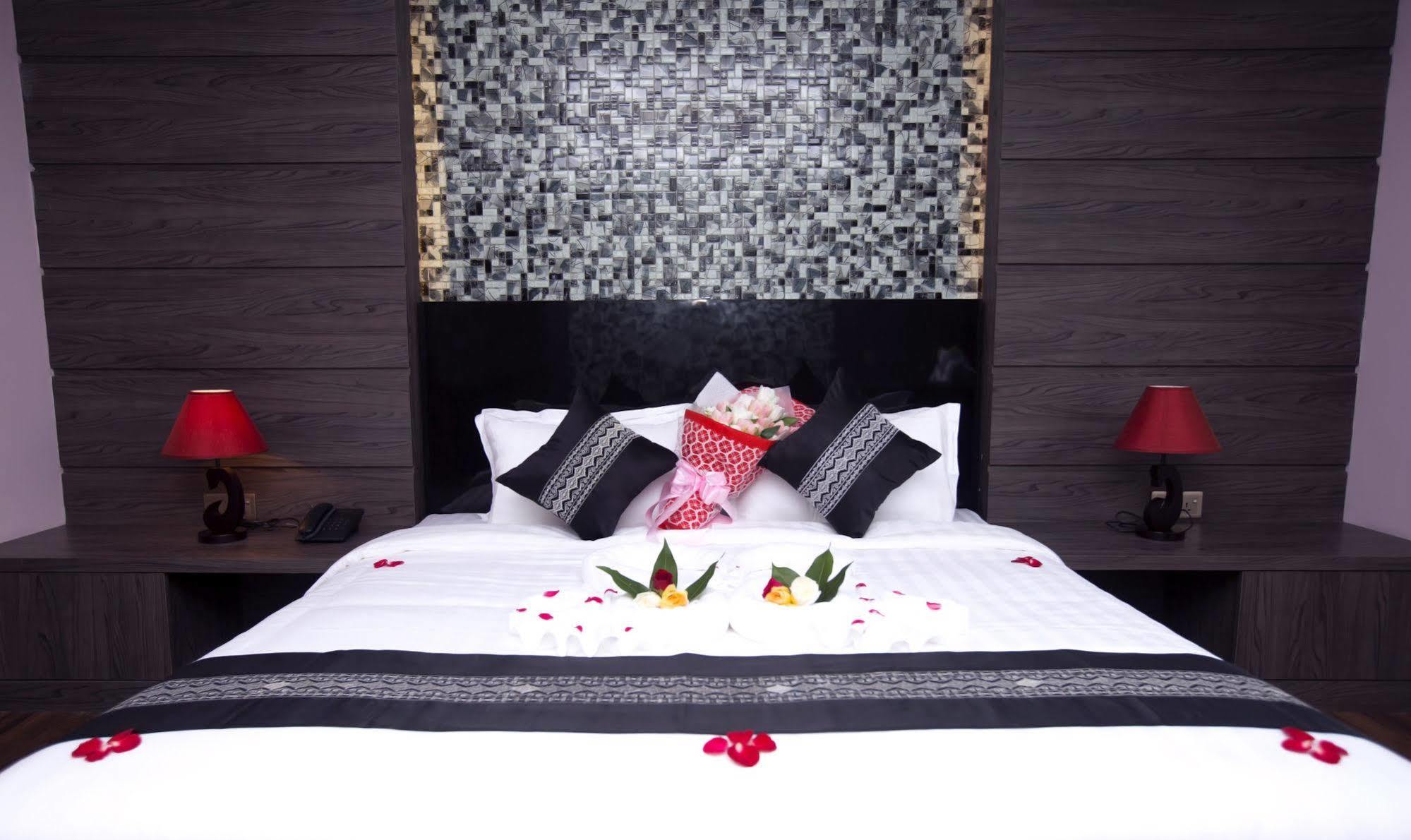 Elegant Pyi Thar Yar Hotel